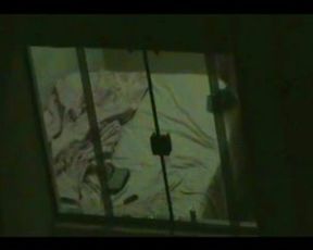 Espiando ala Becina Por La Ventana