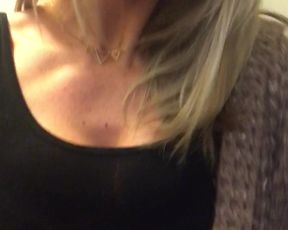 jennyjinx masturbates in plane