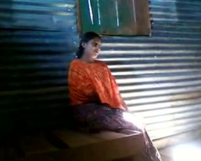 Sirvienta deznudandose