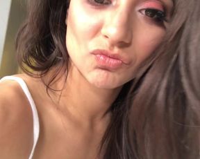 Jynx Maze Blowjob Puke part.1