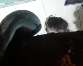 Espiandola Mientras Se Ducha Con Su Hijo