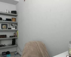 dreamy peach naked vibrate squirt