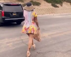 Britanya Razzavi Car fingering