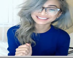 Jwwbooth spreads pussy on webcam