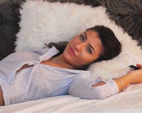 Jeessy - Skinny Angel Teases is Free Chat [Non Nude]