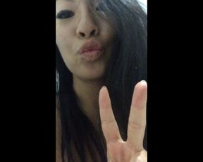 Asa Akira quick pee