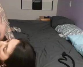penelopefun17 takes a facial