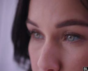 Kendra Sunderland has fun